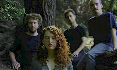 Ankündigungsmotiv für die Veranstaltung New Faces Online: Lyrida