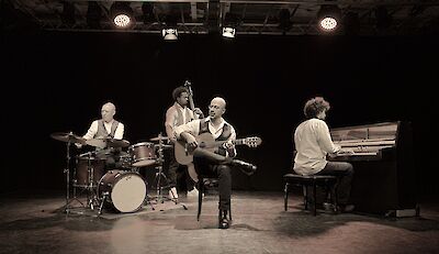 Ankündigungsmotiv für die Veranstaltung Jazz und Weltmusik im Hofgarten