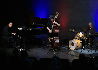 Ankündigungsmotiv für die Veranstaltung Reinhard Glöder Trio