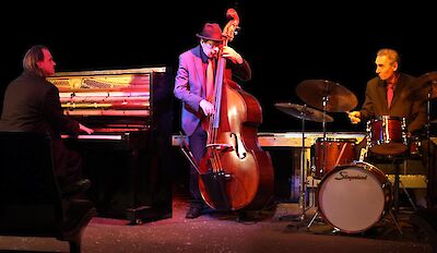 Announcement image for the event Karsten Vorwerk Trio / Jazz an einem Sommerabend“