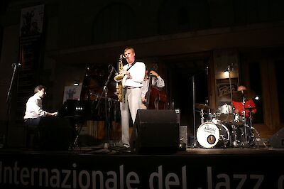 Ankündigungsmotiv für die Veranstaltung Reichert-Memoli Newropean Quartet