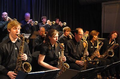 Ankündigungsmotiv für die Veranstaltung Big Band Clara-Schumann-Musikschule Düsseldorf