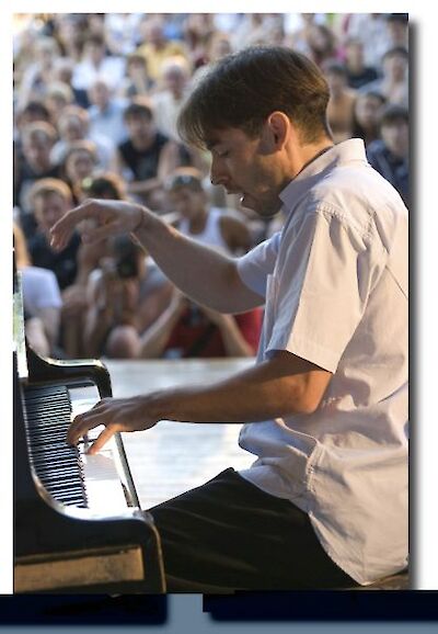Ankündigungsmotiv für die Veranstaltung Vadim Neselovskyi Trio „Bez Granitz”
