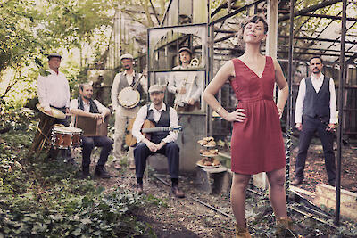 Announcement image for the event Nina's Rusty Horns – Lindy Hop Concert & Party