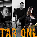 Das Bild zeigt eine Grafik für den "Young Jazz Talent Award 2025" mit dem Fokus "Guitar Only". Es sind vier junge Musiker:innen mit Gitarren in einer Collage angeordnet, mit großem orangefarbenem "GUITAR ONLY" Text im Vordergrund und dem Award-Logo in der oberen rechten Ecke.