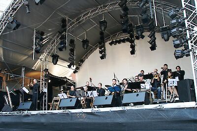 Ankündigungsmotiv für die Veranstaltung "Six Eighty One"