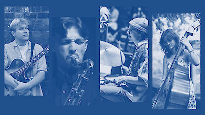 Das Bild zeigt eine Collage aus vier bläulich eingefärbten Fotografien von Musikern, die verschiedene Instrumente spielen. Von links nach rechts sind zu sehen: ein junger Mann mit E-Gitarre, ein Saxophonist mit Sonnenbrille, ein Schlagzeuger mit Mütze und eine junge Frau mit einem Streichinstrument (vermutlich Kontrabass oder Cello).