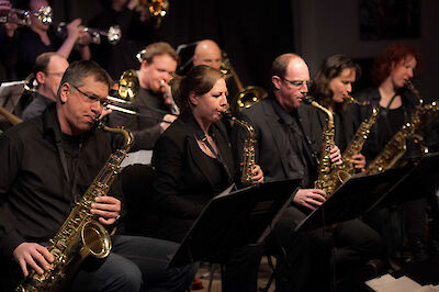 Ankündigungsmotiv für die Veranstaltung Big Band der Clara-Schumann-Musikschule Düsseldorf