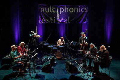 Ankündigungsmotiv für die Veranstaltung Clarinet Summit „You better fly away“