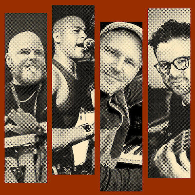 Das Bild zeigt vier Männer in einem retro-styligen, gerasterten Schwarz-Weiß-Look, die in vier vertikalen Streifen auf einem rotbraunen Hintergrund angeordnet sind. Es handelt sich vermutlich um das Promobild einer Band, da einer der Männer in ein Mikrofon singt und andere Musikinstrumente halten.