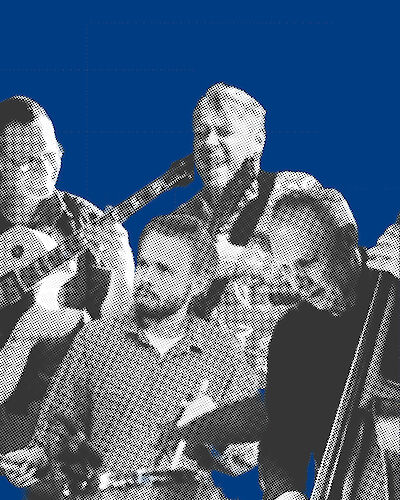Das Bild zeigt mehrere Musikerinnen oder Musiker in einem grafisch bearbeiteten Schwarz-Weiß-Stil vor einem kräftig blauen Hintergrund. Einer der Personen spielt ein Saxofon, während rechts im Bild der Korpus eines Kontrabasses zu erkennen ist.