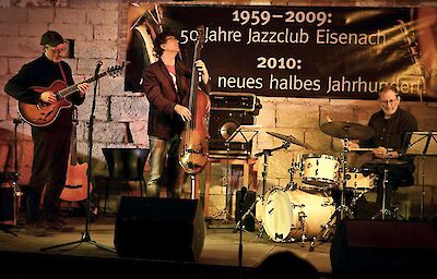 Ankündigungsmotiv für die Veranstaltung Christian Hassenstein Trio